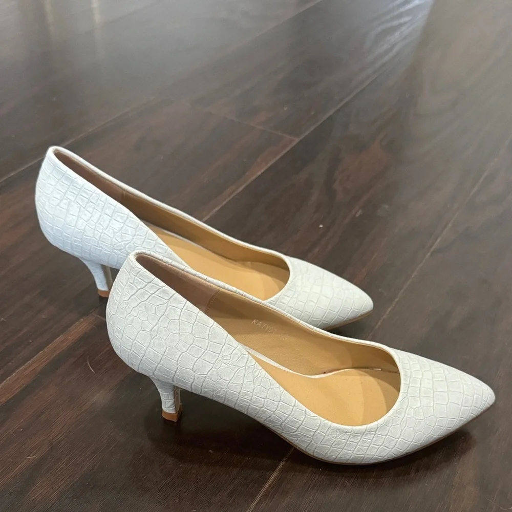 Croc-Embossed Women's Heels Light Gray | Good Used Condition